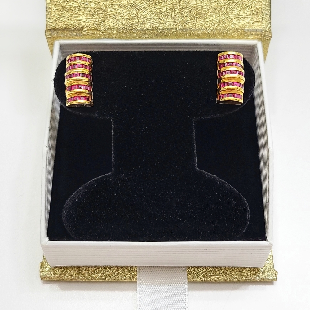 ✨SALE✨ 14K Gold Ruby Vintage Ear Hugger Stud Earrings